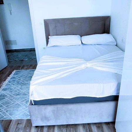 Sabi Apartment Golem Qerret 외부 사진