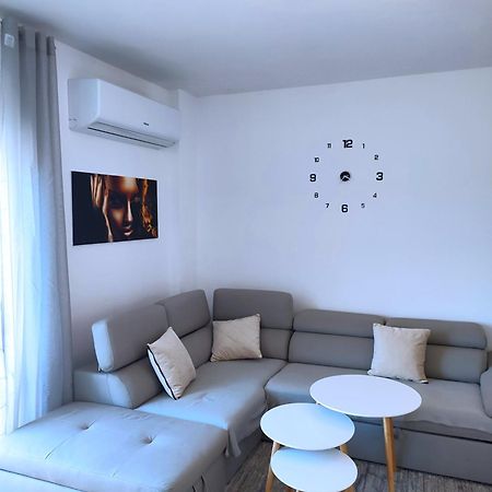 Sabi Apartment Golem Qerret 외부 사진