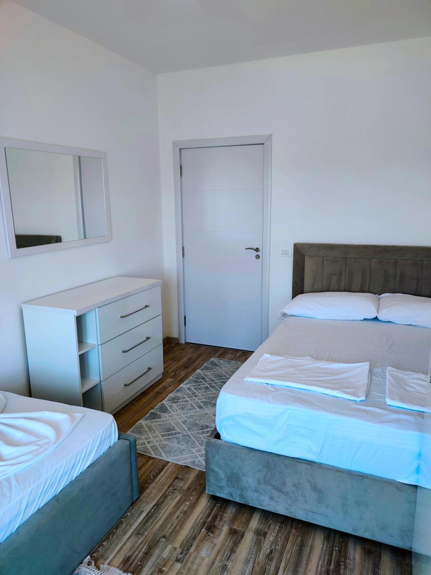 Sabi Apartment Golem Qerret 외부 사진