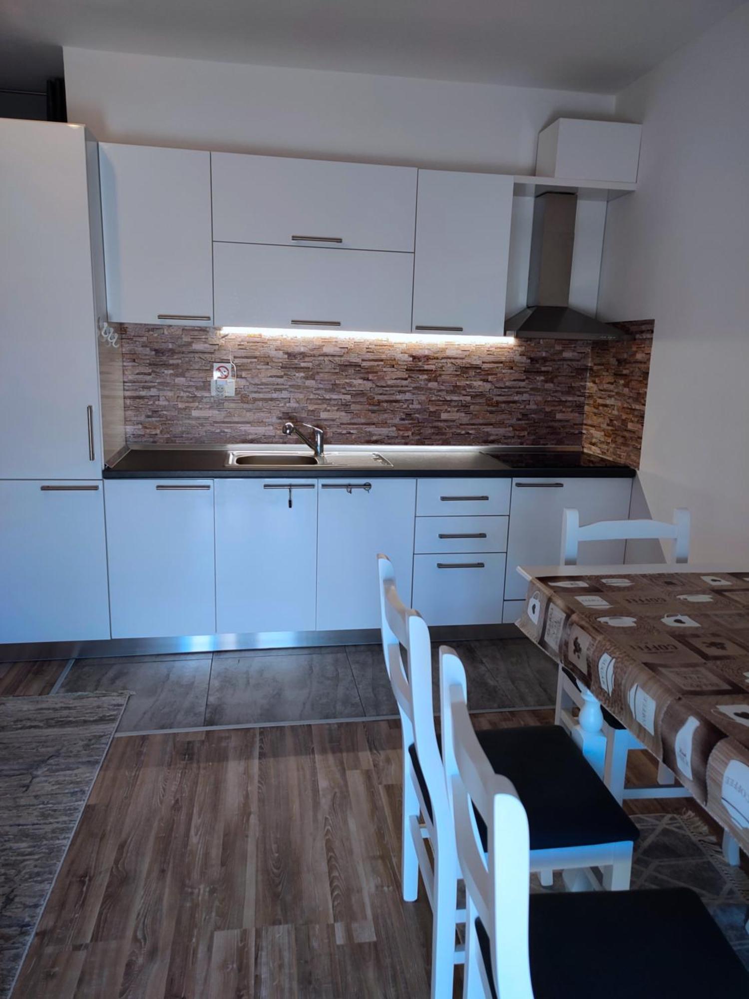 Sabi Apartment Golem Qerret 외부 사진