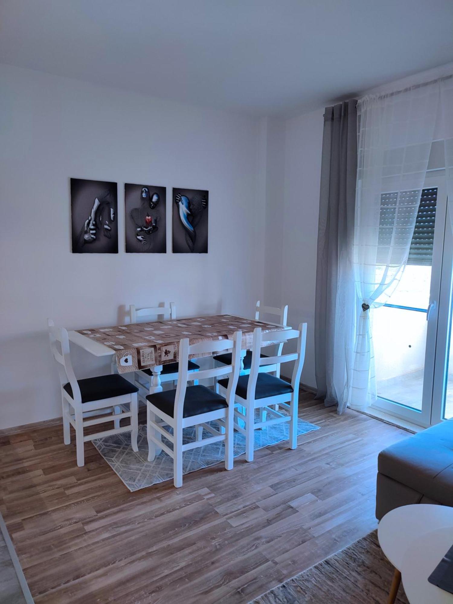 Sabi Apartment Golem Qerret 외부 사진