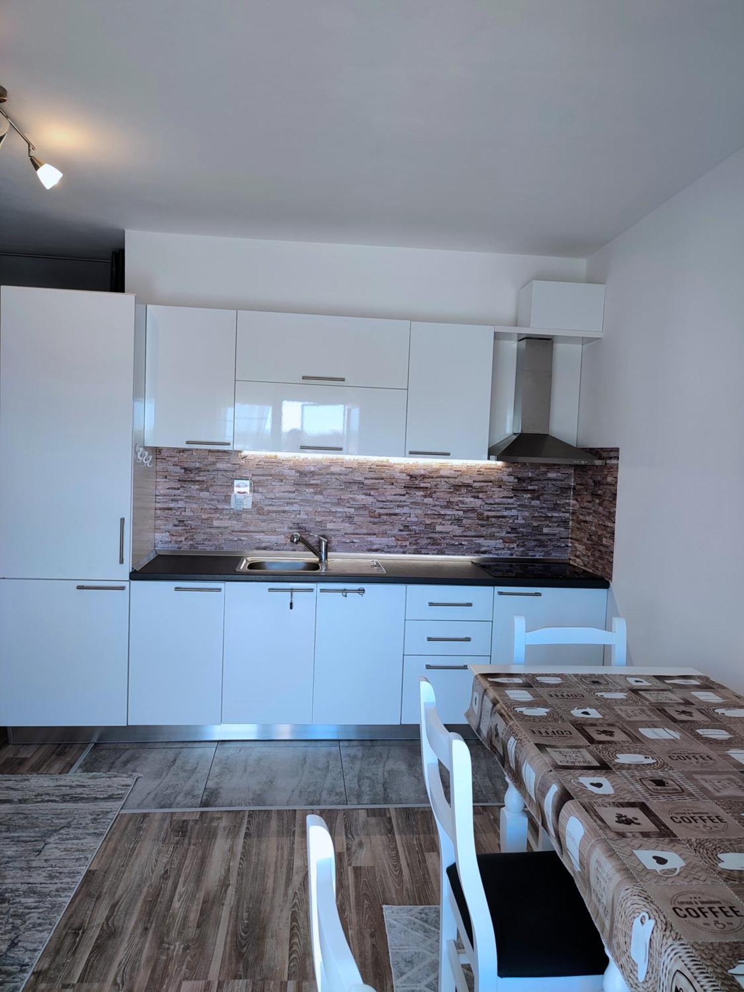 Sabi Apartment Golem Qerret 외부 사진